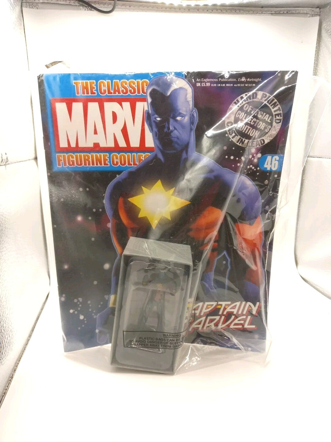 Captain Marvel Figure Marvel Classic Collection AND Magazine 2007 issue 46