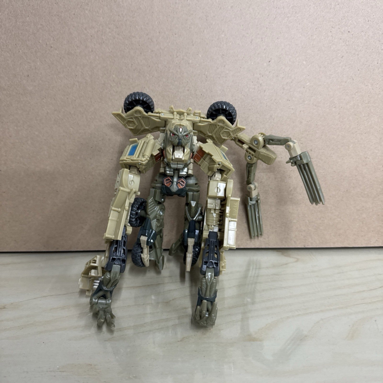 Transformers 2007 Movie Deluxe Class Bonecrusher Decepticons Figure Toy Hasbro