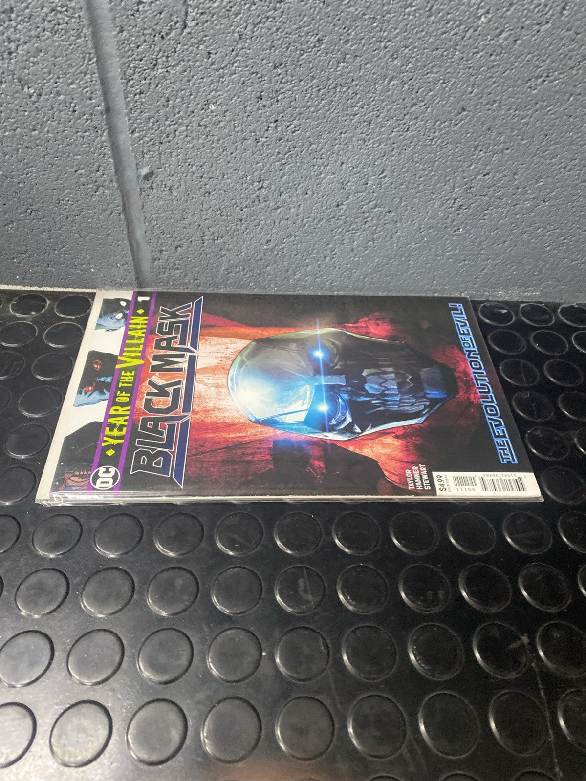 BLACK MASK YEAR OF THE VILLAIN # 1 * DC COMICS *