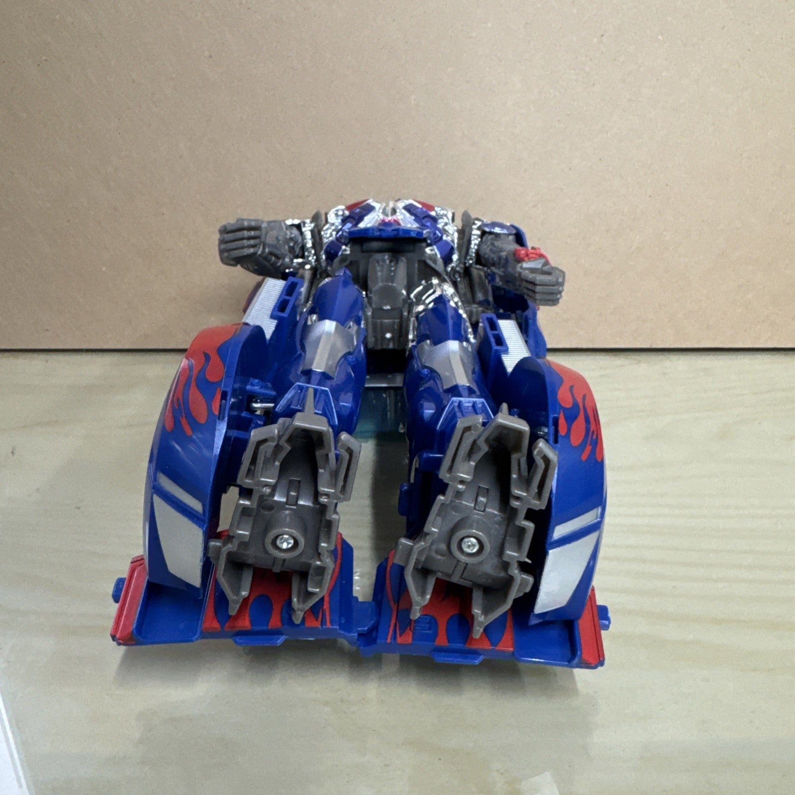 Optimus Prime Transformer 2013 Hasbro Tomy 11" Action Figure