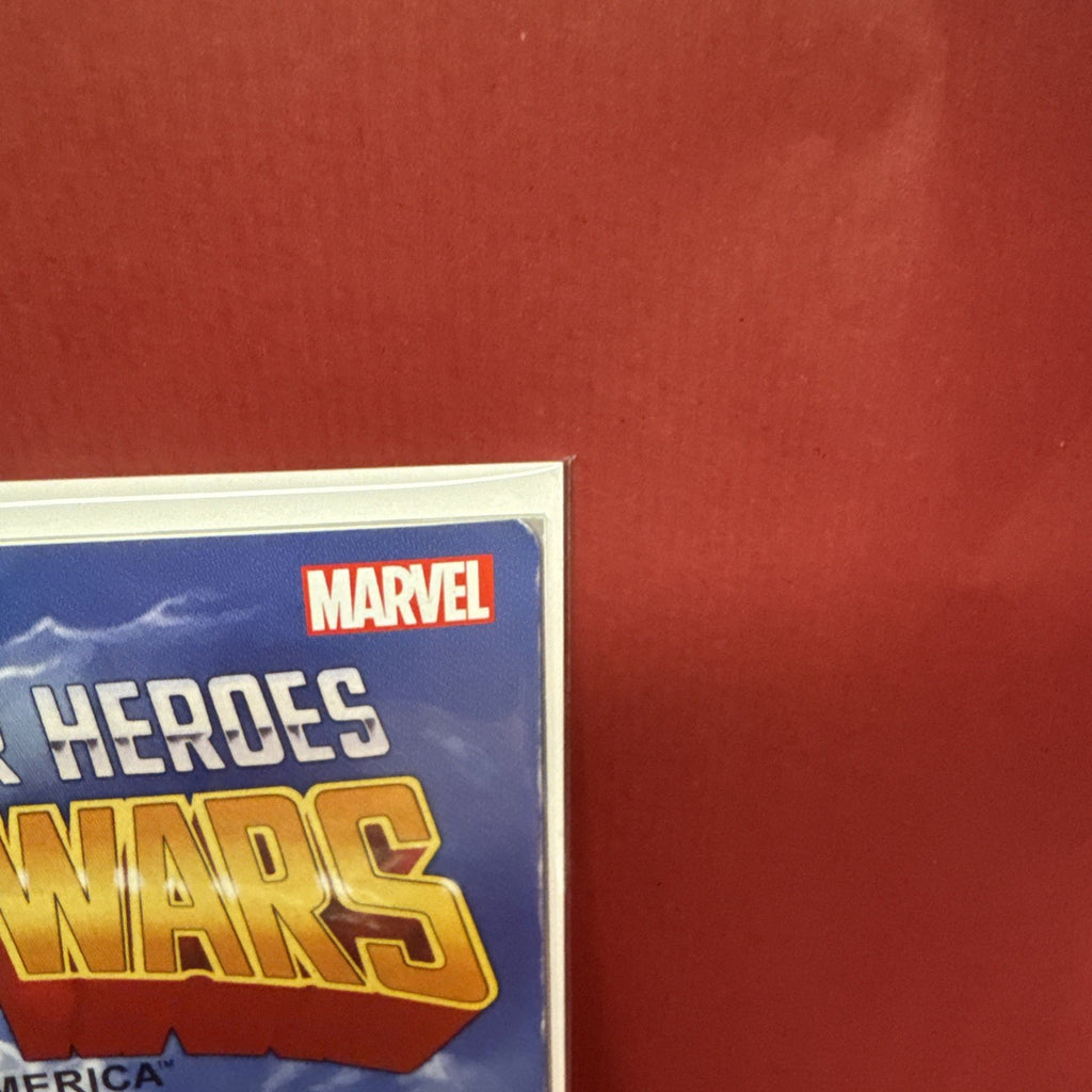 2015 Marvel Secret Wars Comic #4 Captain America Action Figure Variant Cover