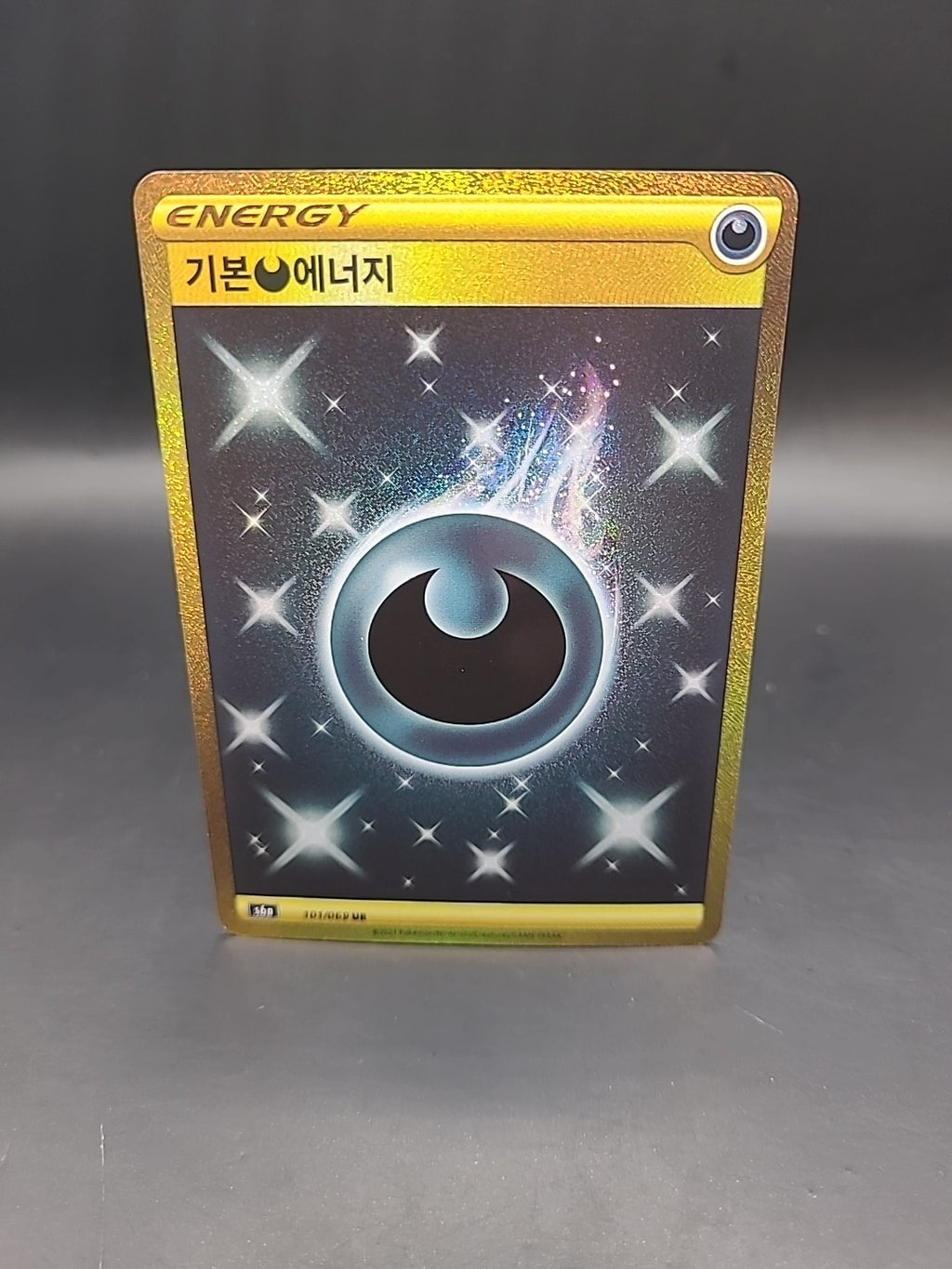 Darkness Energy 101/069 s6a Eevee Heroes UR Korean NM/M Pokemon TCG Card