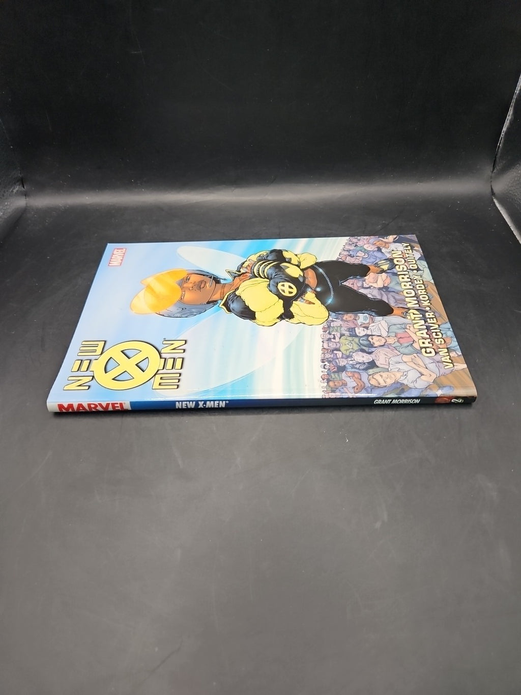 New X-Men by Grant Morrison Book 2 by Grant  Morrison,  Ethan  Van Sci Paperback