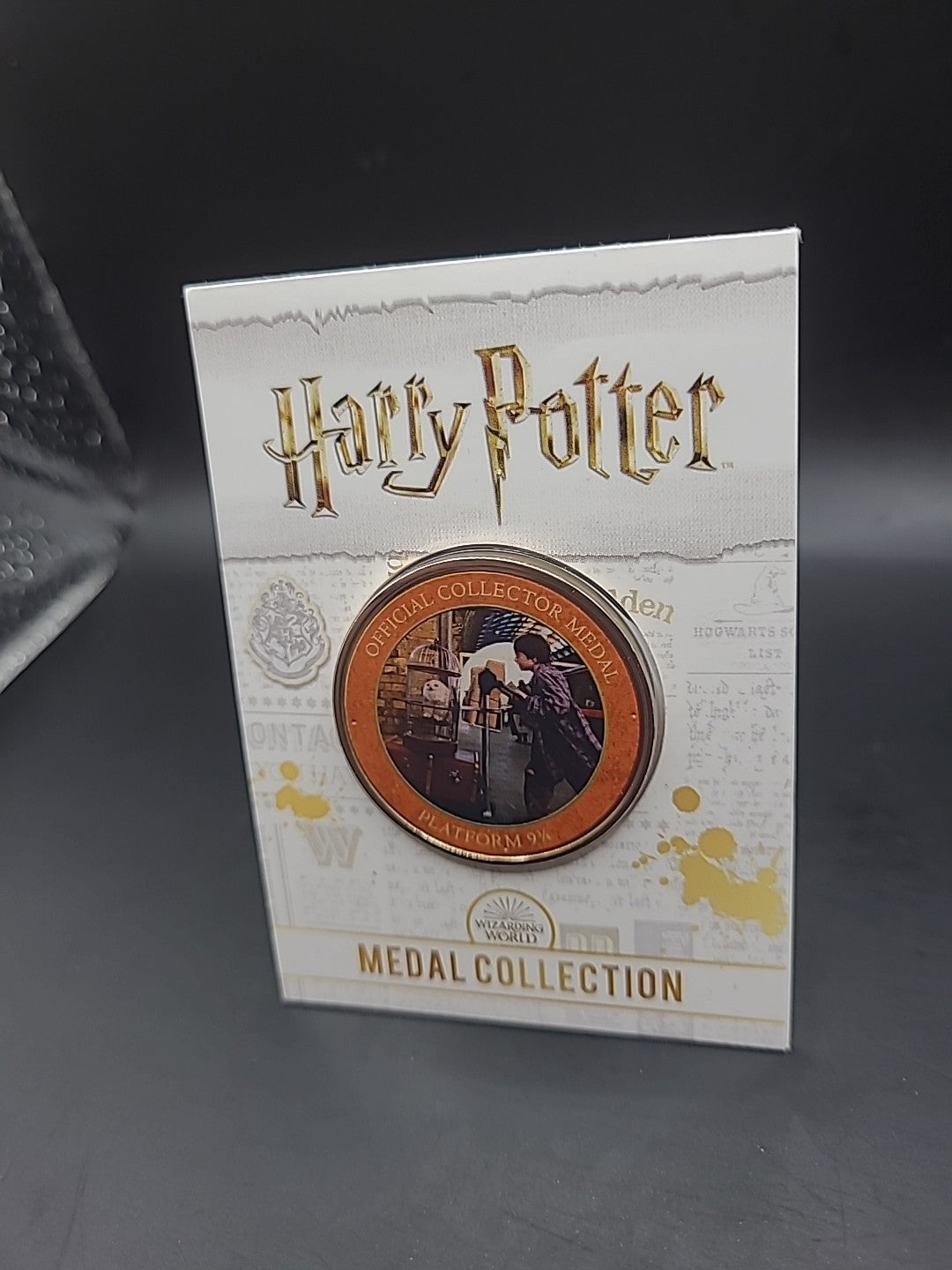 Harry Potter Medal Collection: Magical Places (Orange) Platform 9 3/4
