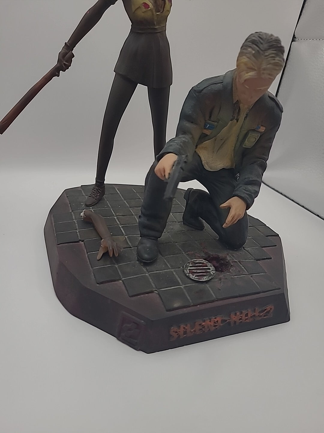 Silent Hill 2 James And Nurse Limited Edition Statue 2001 OXMOX KONAMI - VERY...