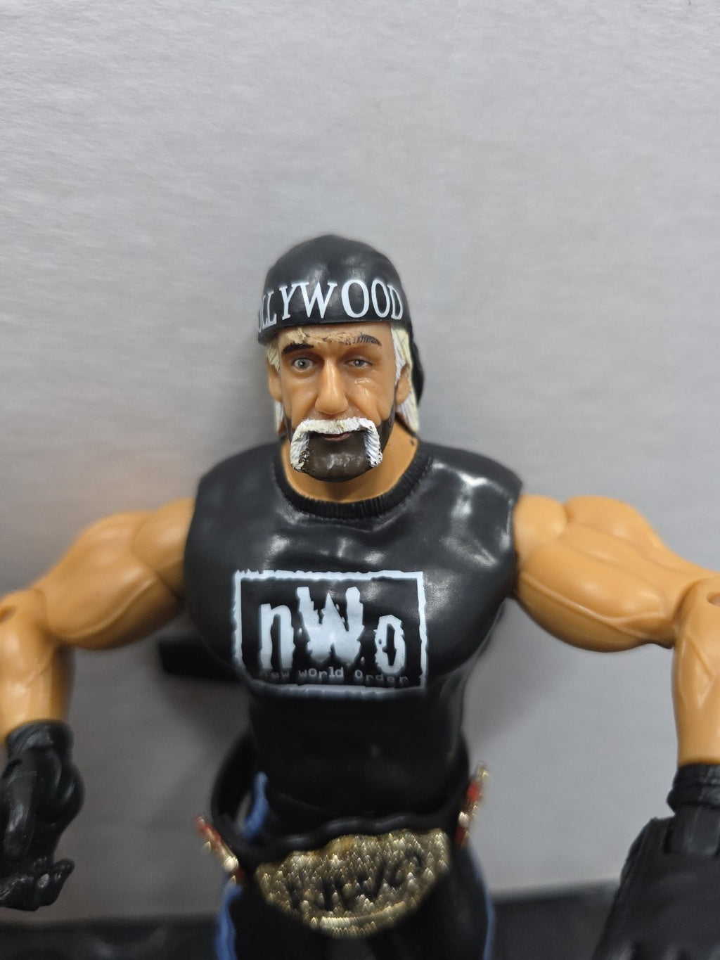 WWE NWO HULK HOGAN JAKKS CLASSIC SUPERSTARS SERIES 8 FIGURE WWF HAT BELT RARE