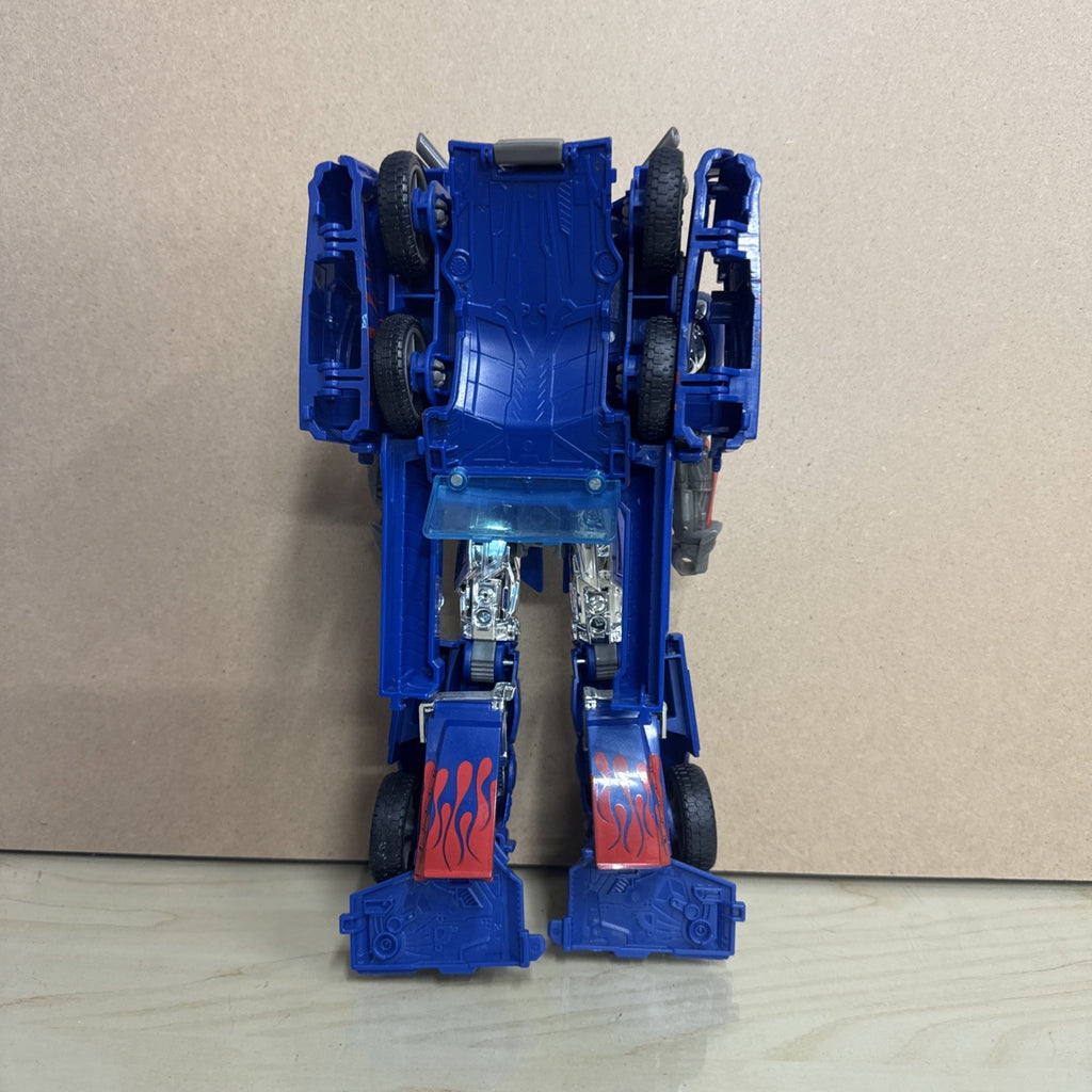 Optimus Prime Transformer 2013 Hasbro Tomy 11" Action Figure