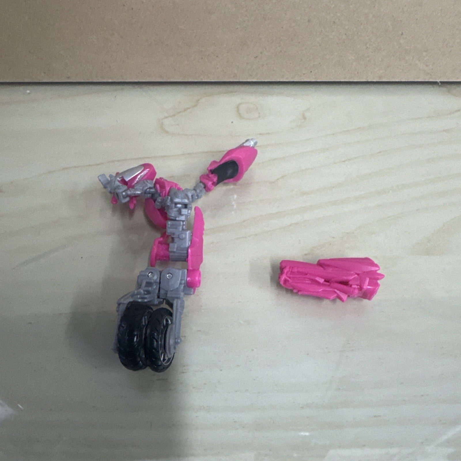 Takara TOMY Transformers SS-41 Chromia Arcee Elita