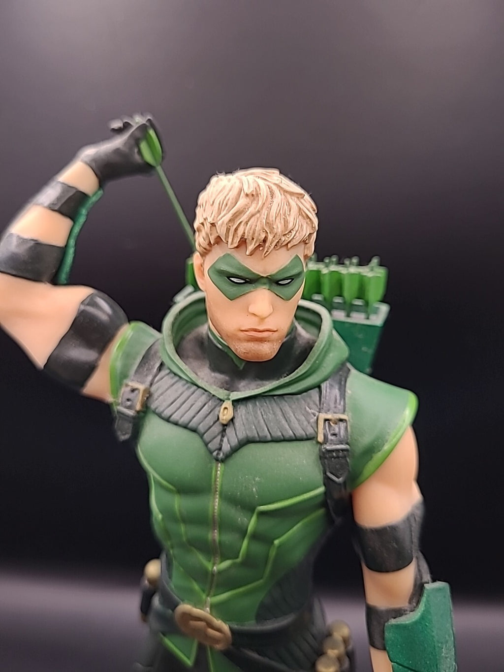 DC Comics Icons Green Arrow Numbered Limited Edition DC Collectibles