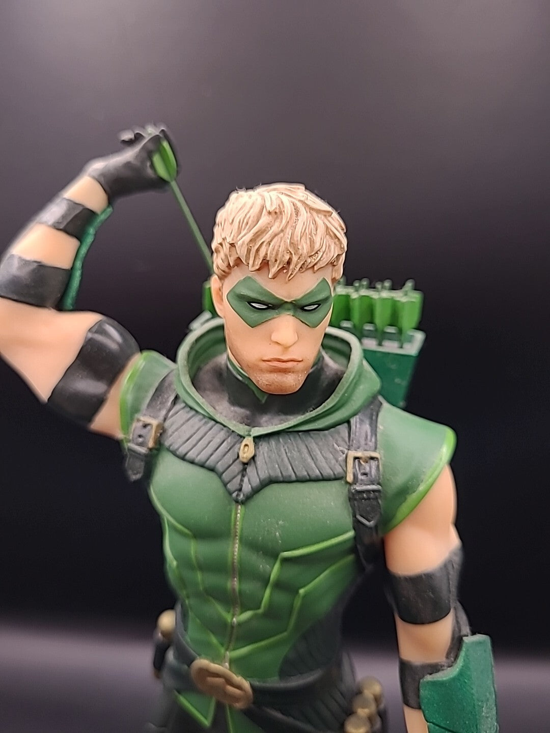 DC Comics Icons Green Arrow Numbered Limited Edition DC Collectibles
