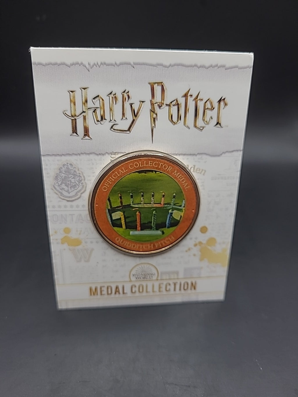 Harry Potter Official Collector Medal Quidditch Pitch