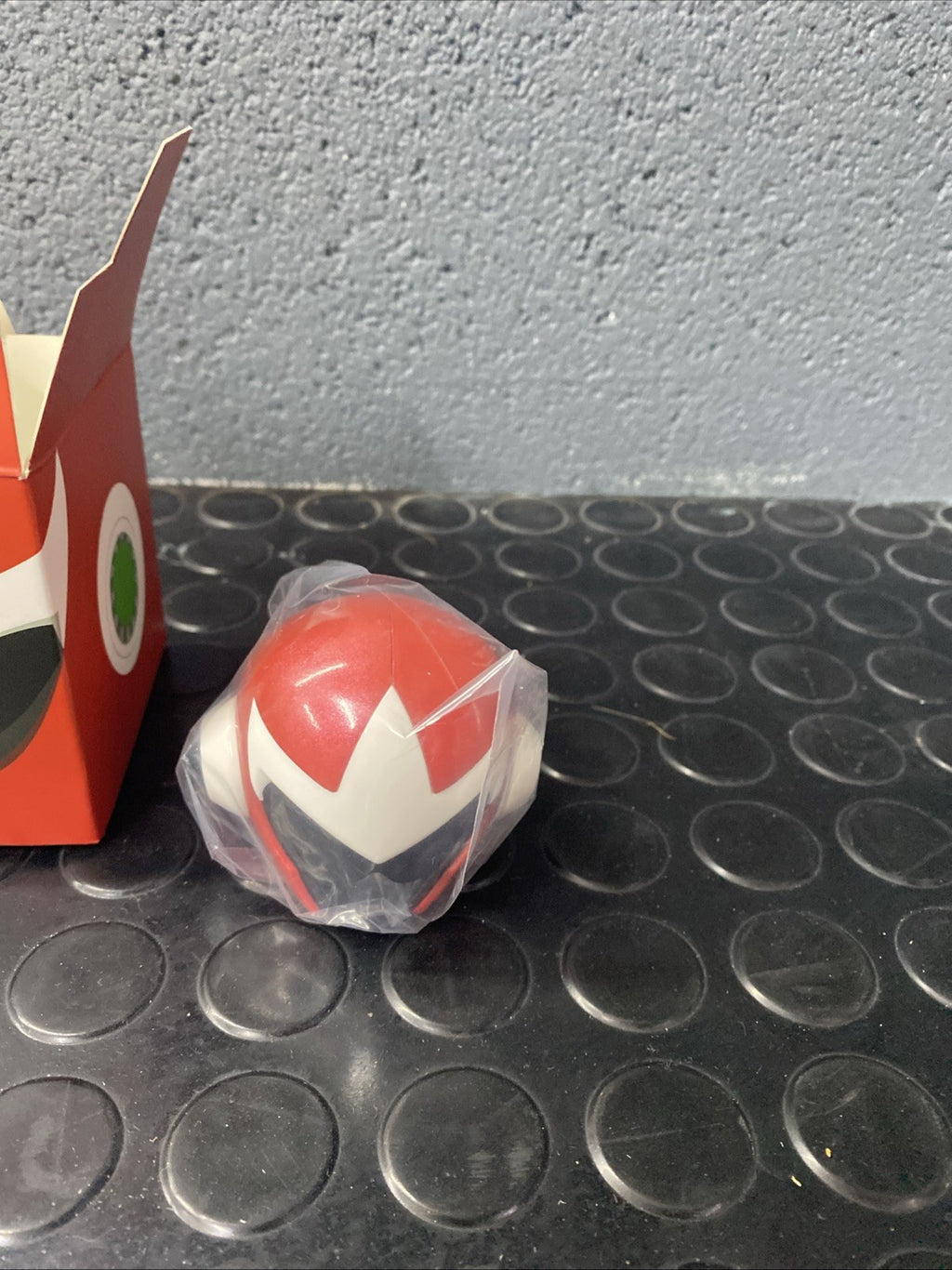Capcom Megaman Helmet On Stand Lootcrate Exclusive Gaming Crate New In Open Box