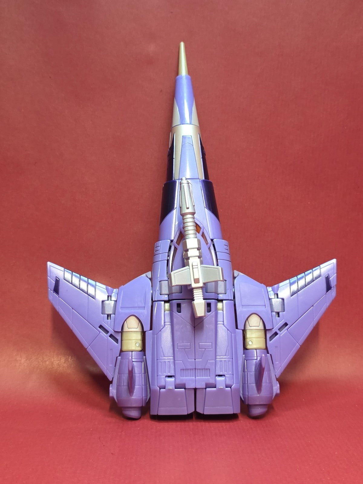 Transformers Kingdom Voyager Class Cyclonus