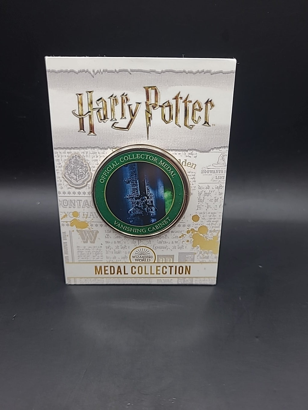 Harry Potter Medal Coin Collection - Artefacts And Spells - Vanishing Cabinet 