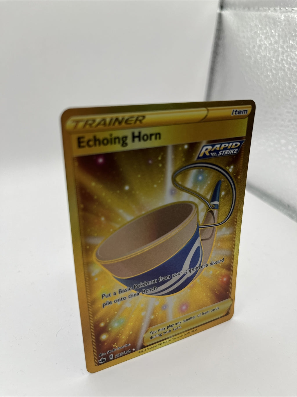 Pokémon Card Echoing Horn 225/198 Chilling Reign Holo