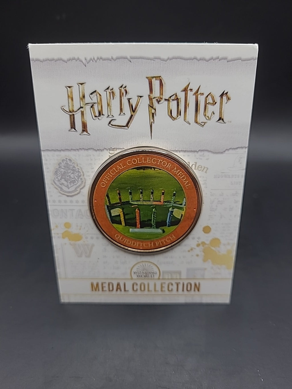Harry Potter Official Collector Medal Quidditch Pitch
