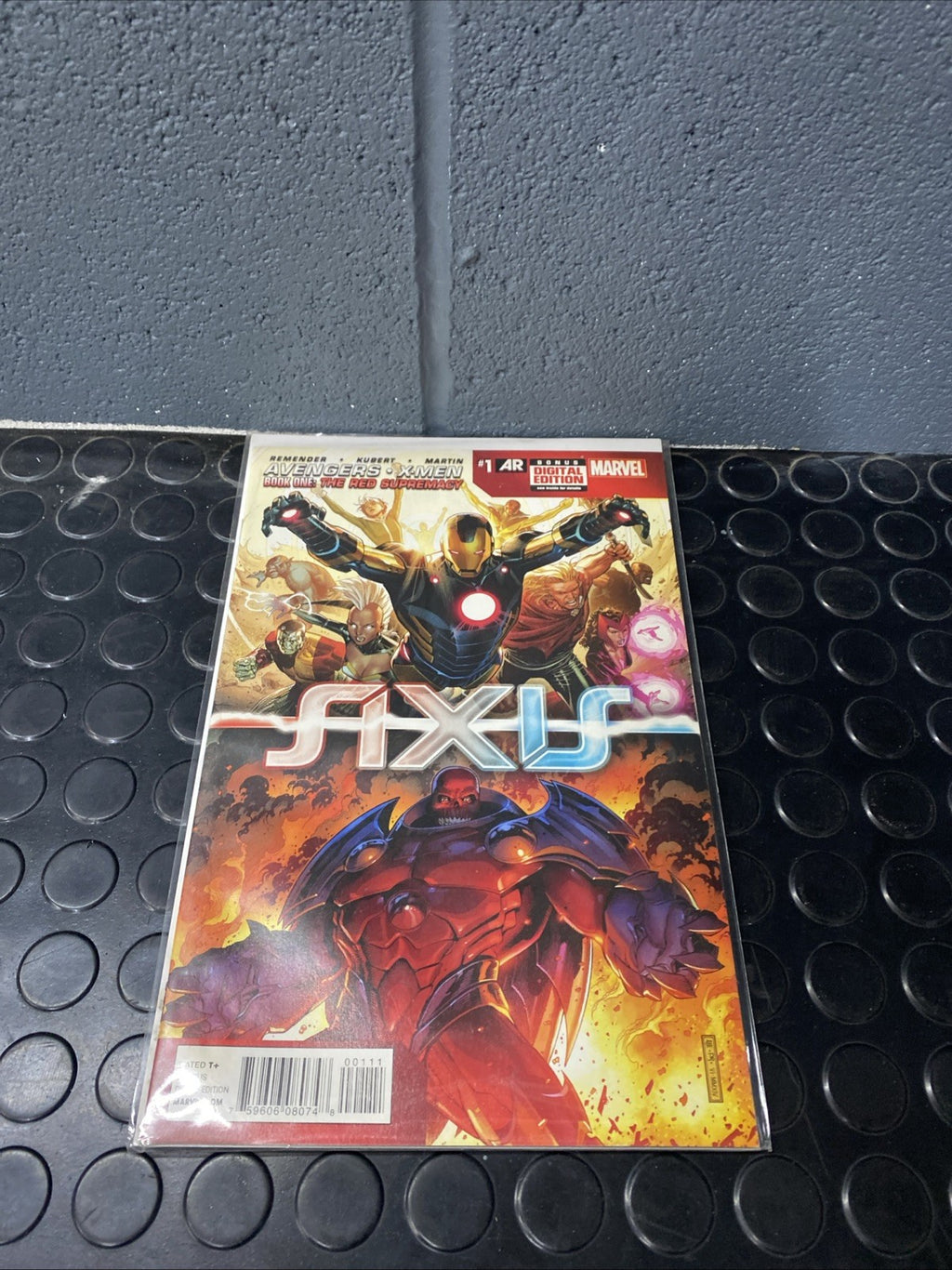 MARVEL COMICS AXIS AVENGERS X-MEN BOOK ONE: THE RED SUPREMACY #1