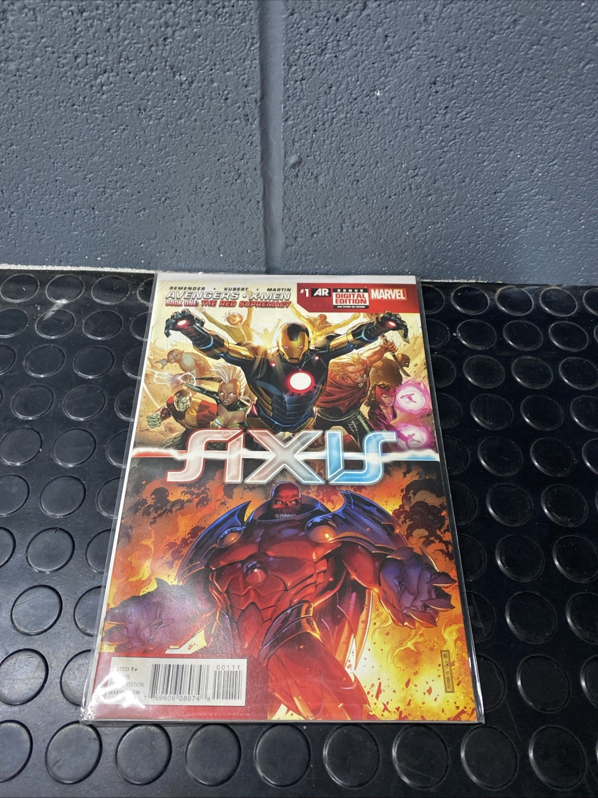 MARVEL COMICS AXIS AVENGERS X-MEN BOOK ONE: THE RED SUPREMACY #1