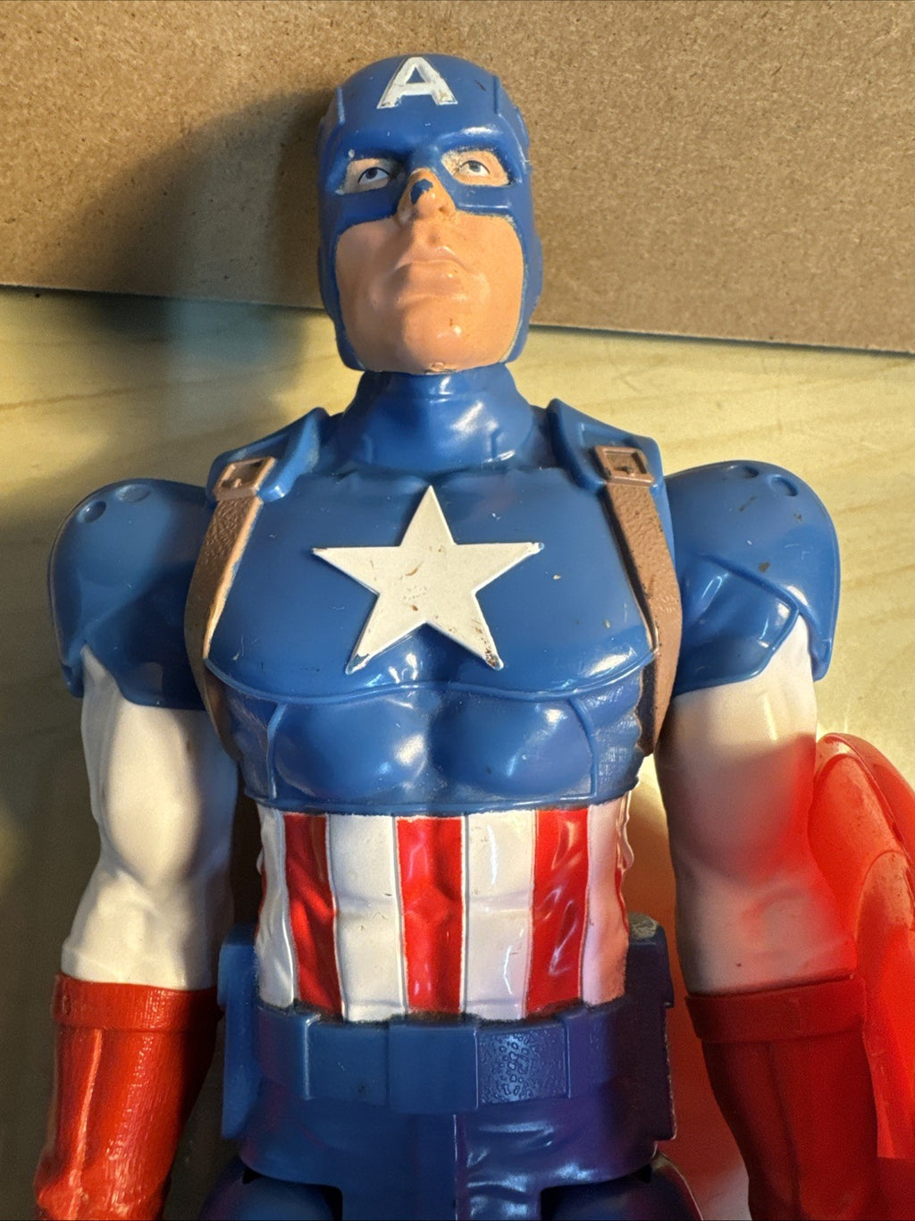 Hasbro Captain America Action Figure C-3252B Hero 2016