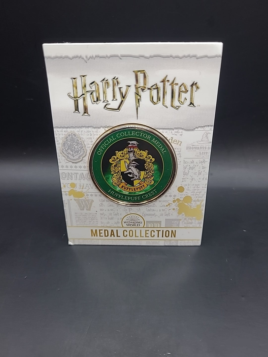 Harry Potter medal collection - Hufflepuff Crest