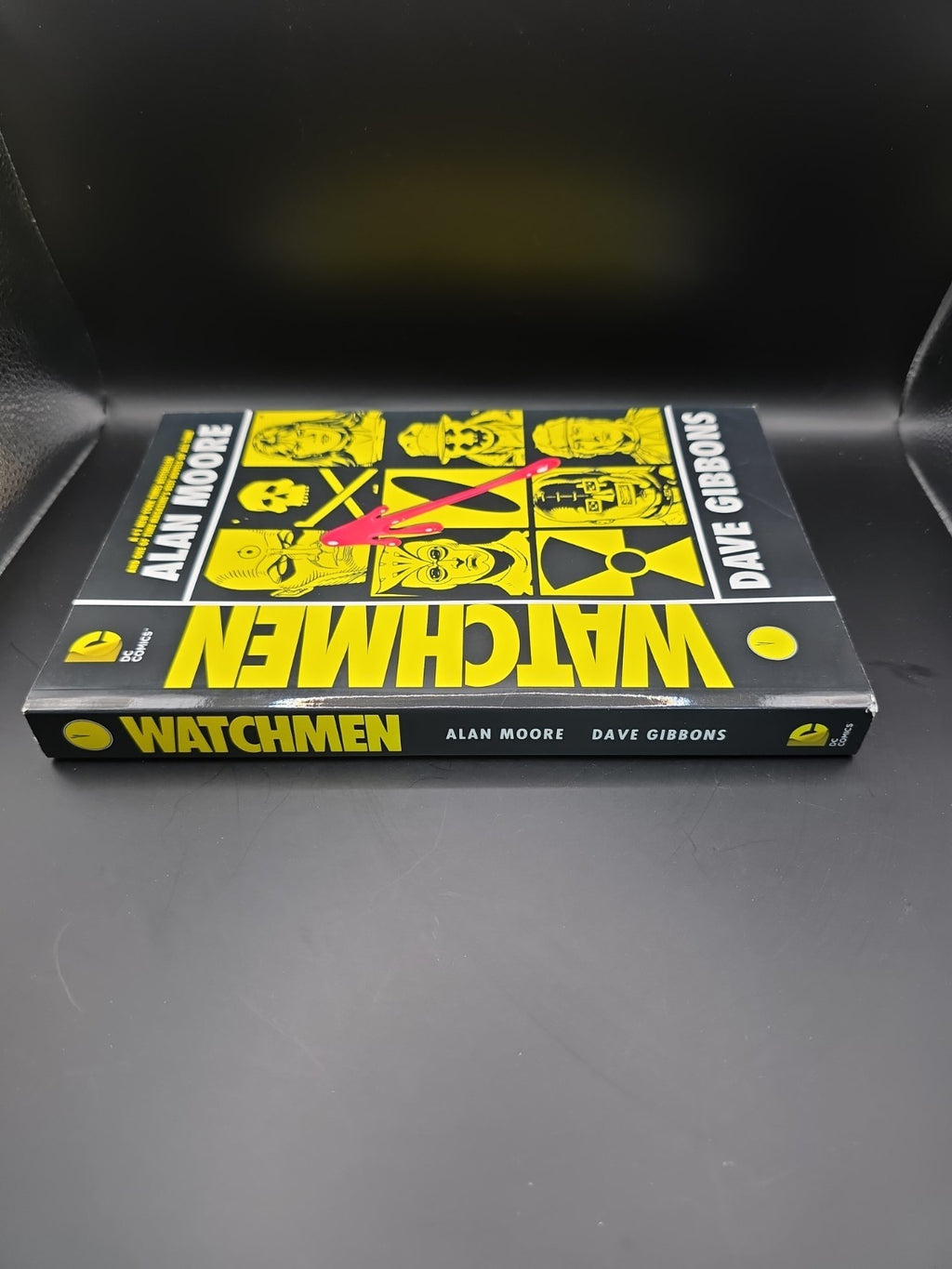Watchmen: The Deluxe Edition by Alan Moore, Dave Gibbons - 9781401238964