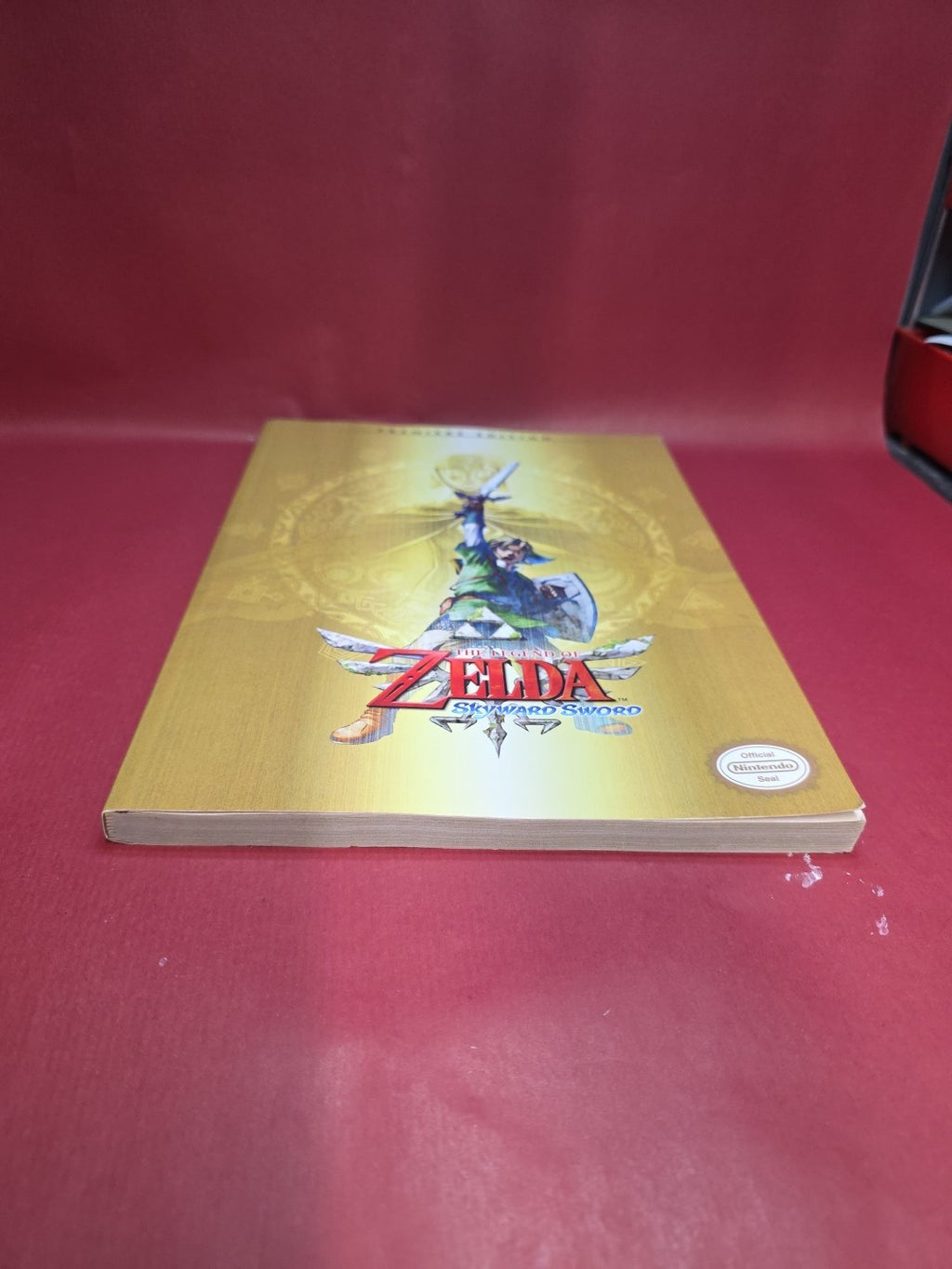 The Legend Of Zelda Skyward Sword Official Game Guide Premiere Edition + Poster.