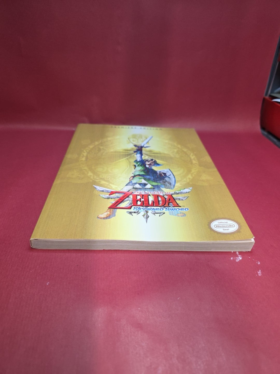 The Legend Of Zelda Skyward Sword Official Game Guide Premiere Edition + Poster.