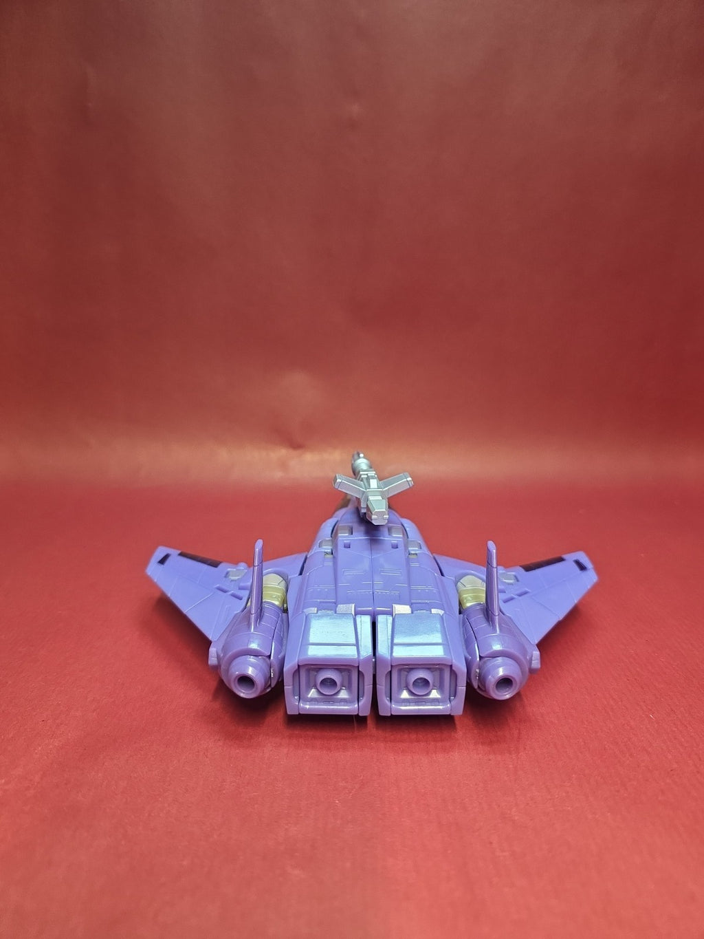 Transformers Kingdom Voyager Class Cyclonus