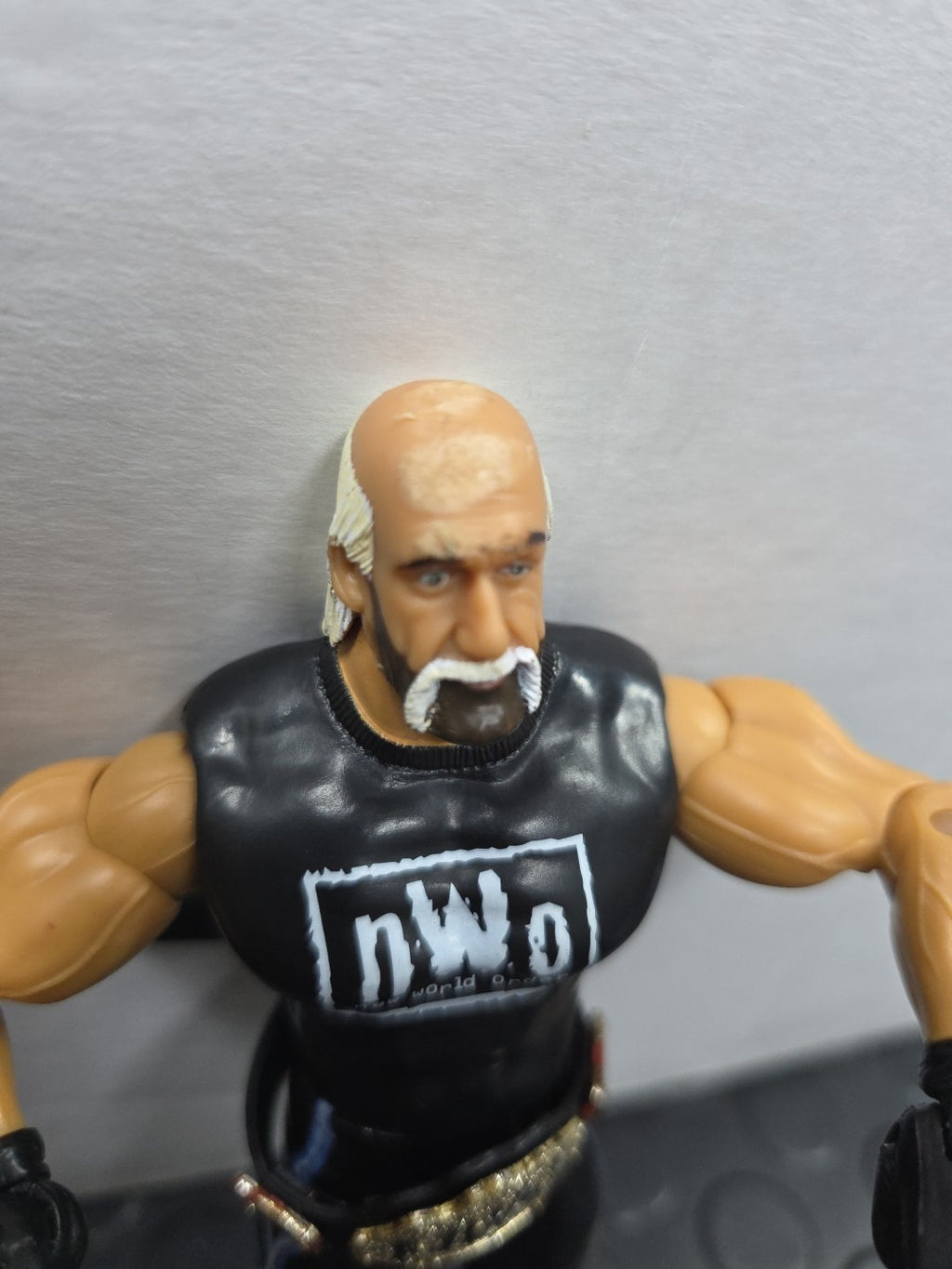 WWE NWO HULK HOGAN JAKKS CLASSIC SUPERSTARS SERIES 8 FIGURE WWF HAT BELT RARE
