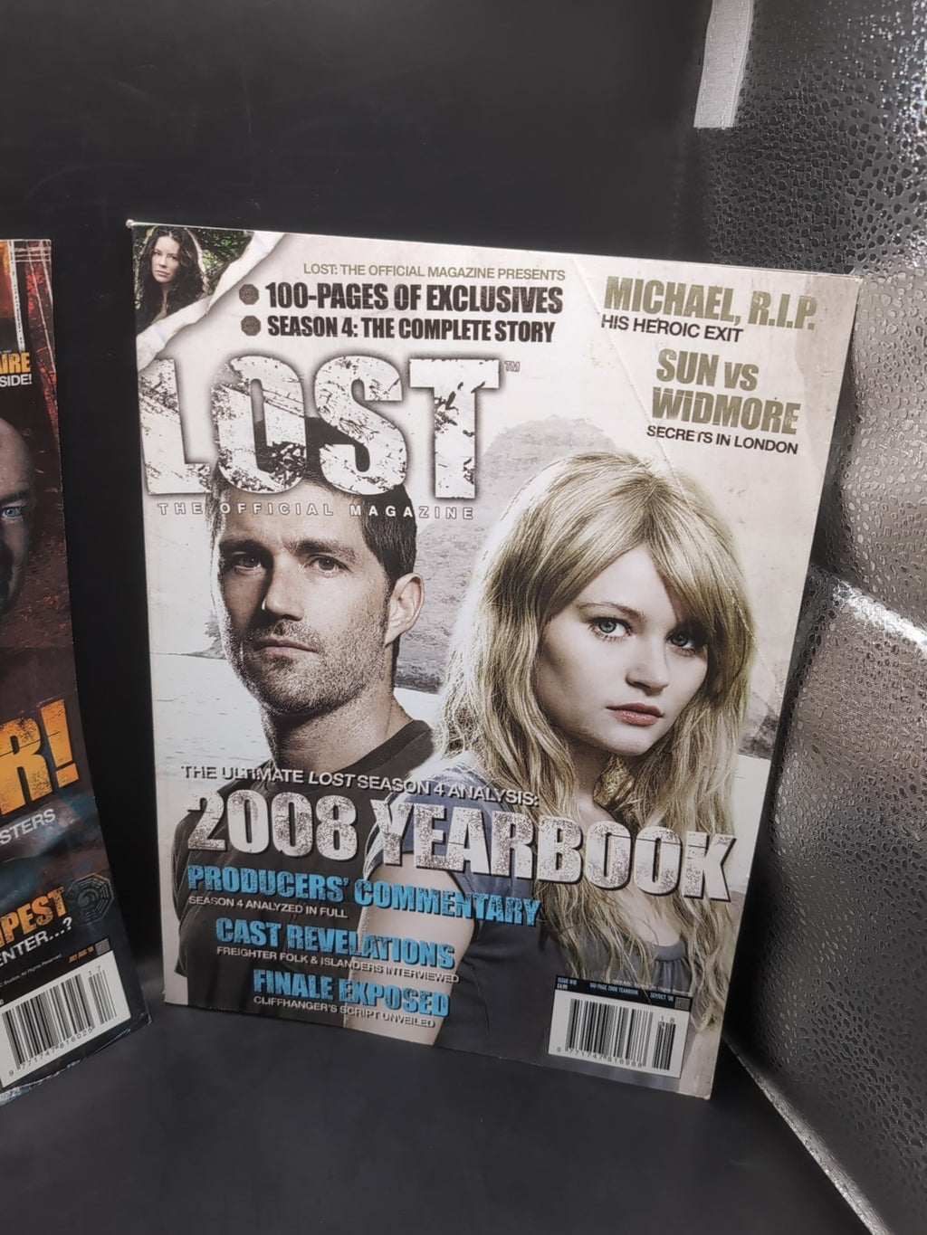 Lost Official Magazine #17 & #18 Cabin Fever & 2008 Yearbook