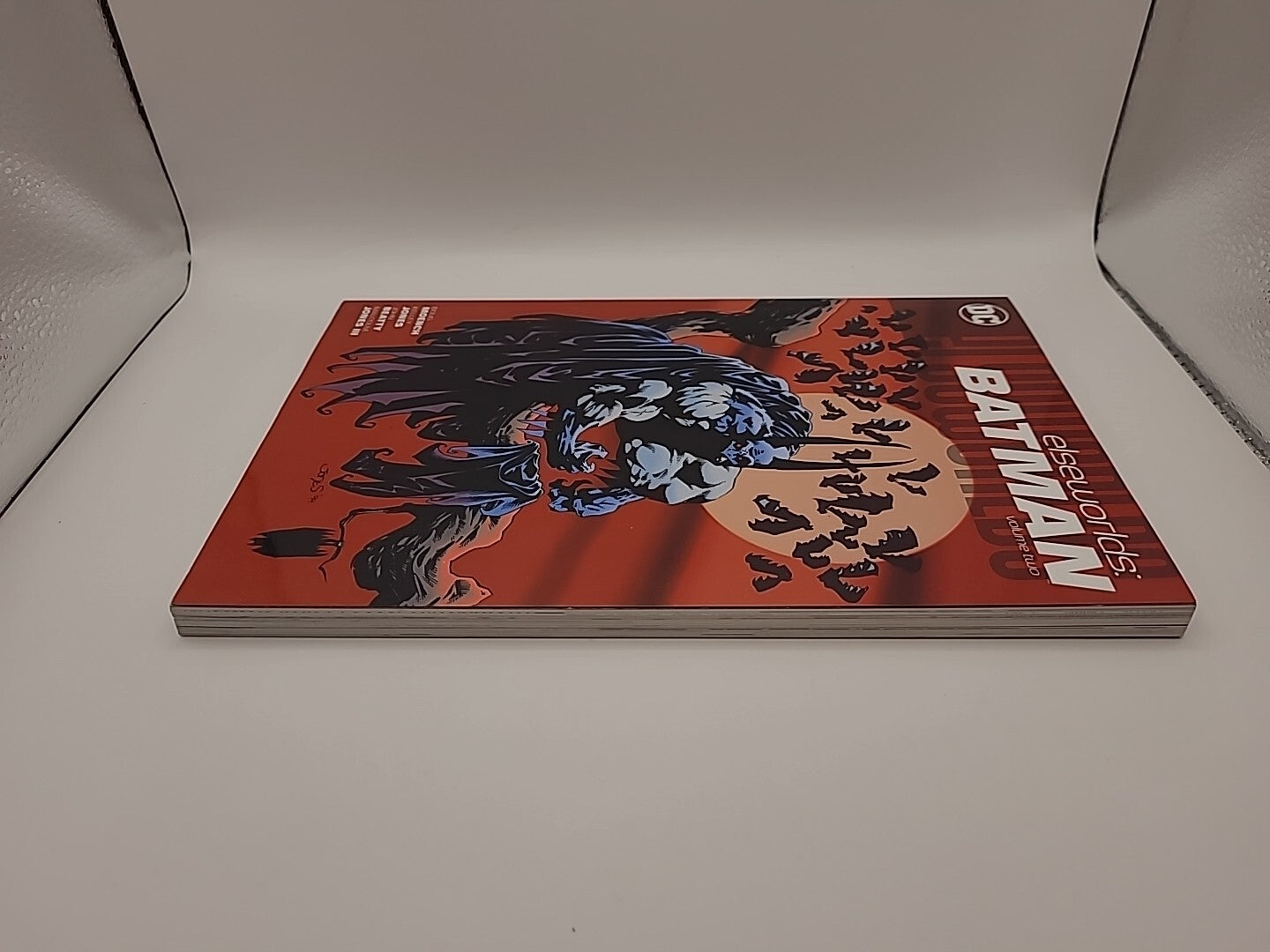 ELSEWORLDS BATMAN VOLUME 2 GRAPHIC NOVEL 2024 EDITION (288 Pages) - Paperback
