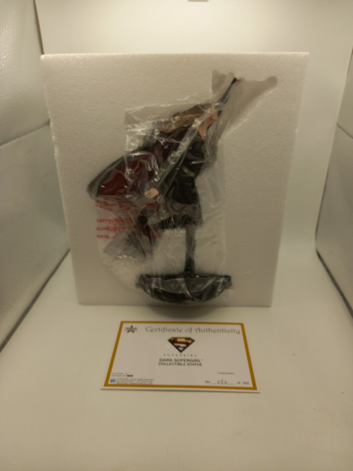 Dark Supergirl Collectible Statue: Icon Heroes Convention Exclusive #092/300