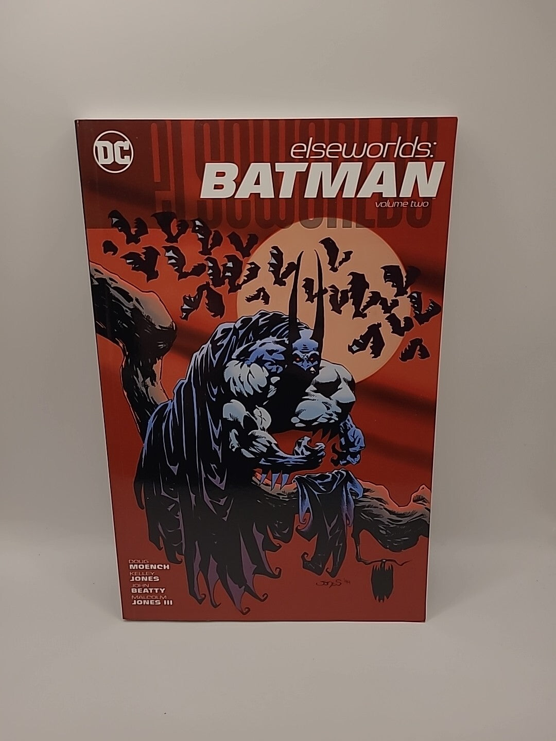 ELSEWORLDS BATMAN VOLUME 2 GRAPHIC NOVEL 2024 EDITION (288 Pages) - Paperback