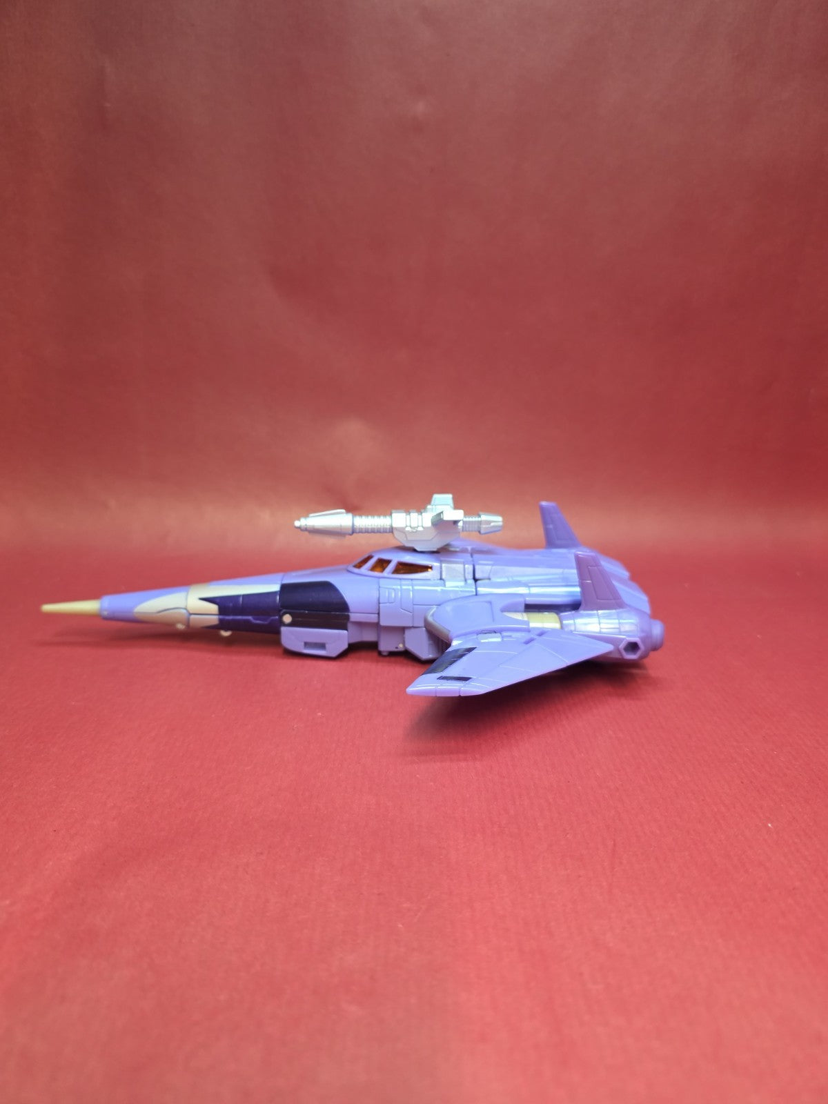 Transformers Kingdom Voyager Class Cyclonus