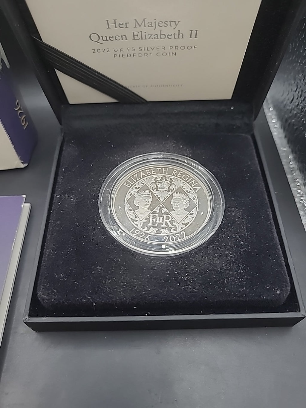 Her Majesty Queen Elizabeth II 2022 memoria £5 Silver Proof Coin - Royal Mint 