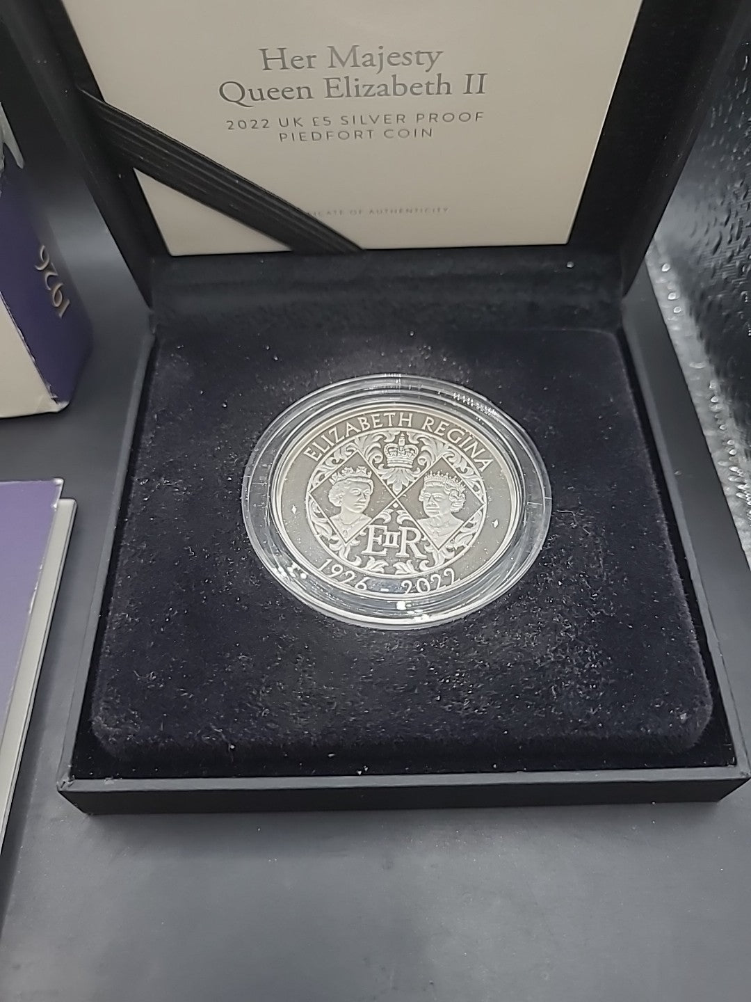 Her Majesty Queen Elizabeth II 2022 memoria £5 Silver Proof Coin - Royal Mint 
