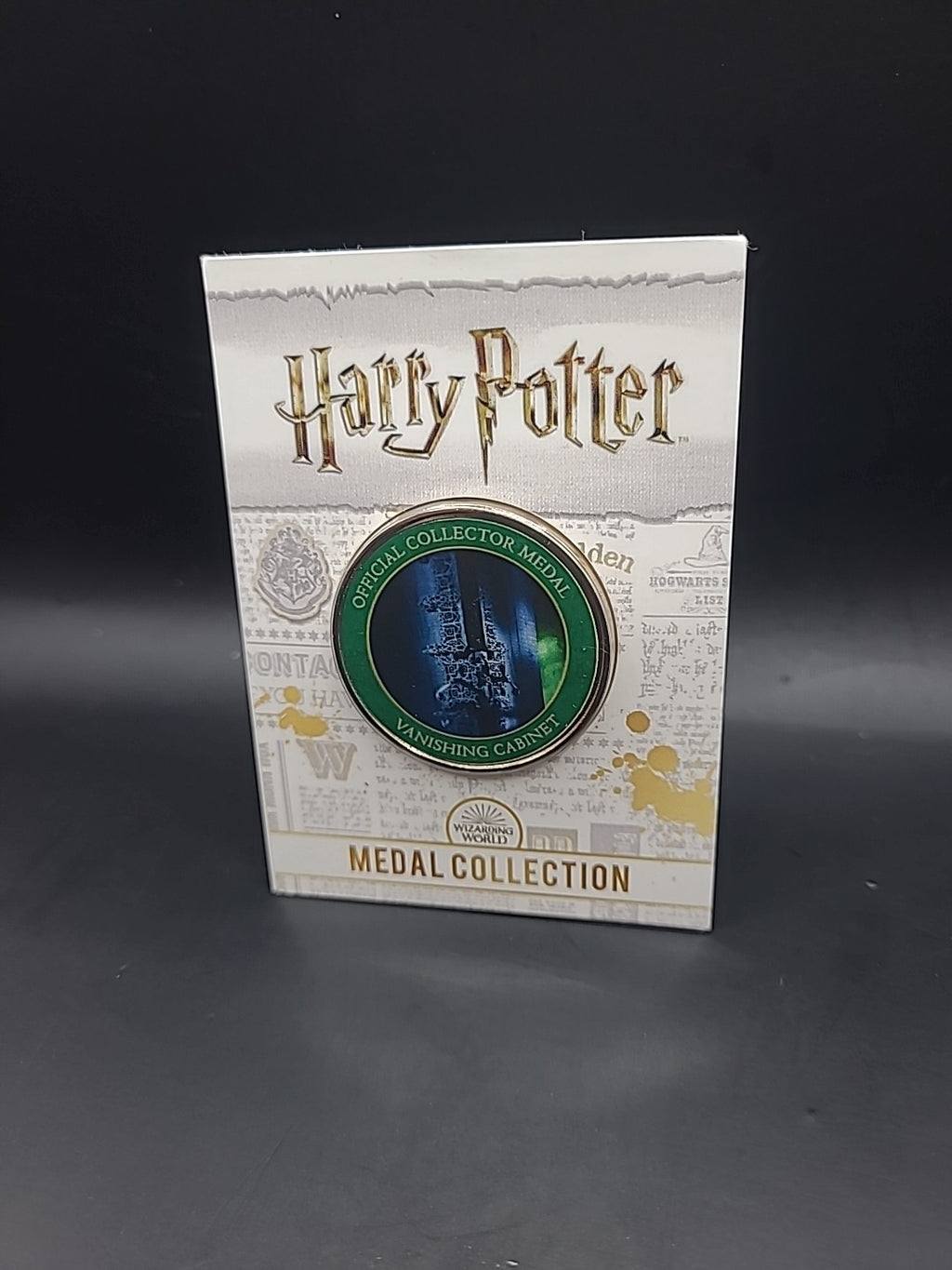 Harry Potter Medal Coin Collection - Artefacts And Spells - Vanishing Cabinet 