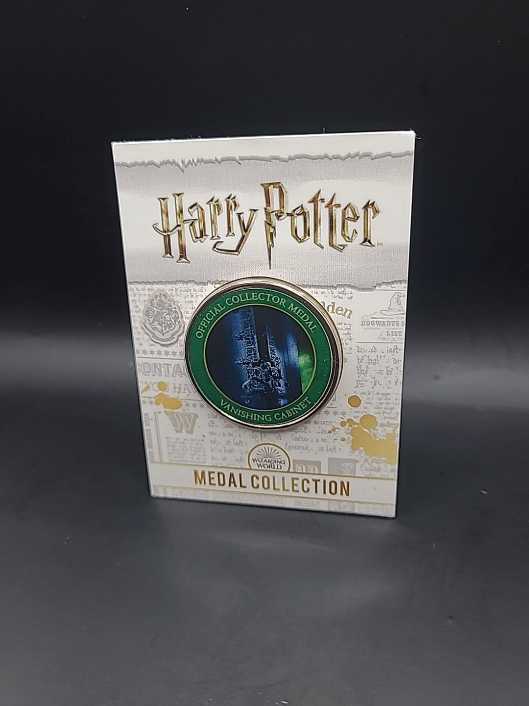 Harry Potter Medal Coin Collection - Artefacts And Spells - Vanishing Cabinet 