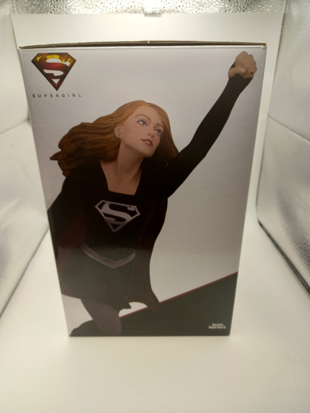Dark Supergirl Collectible Statue: Icon Heroes Convention Exclusive #092/300