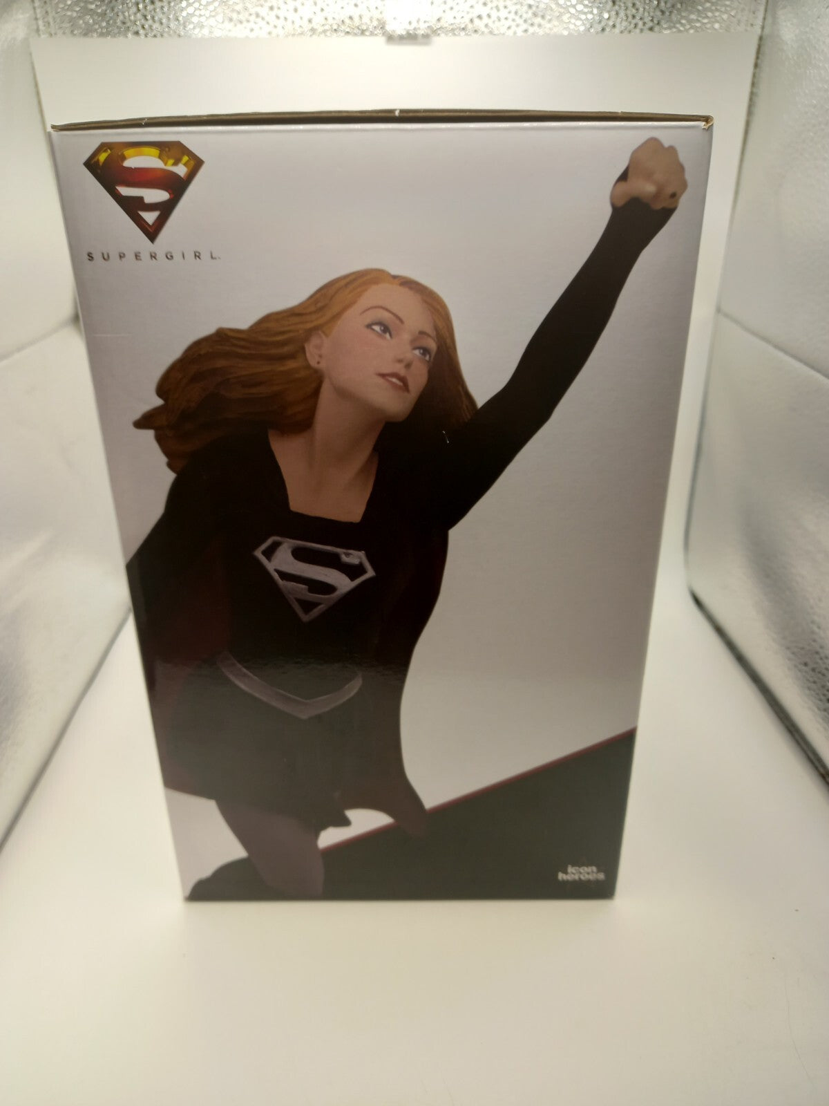 Dark Supergirl Collectible Statue: Icon Heroes Convention Exclusive #092/300