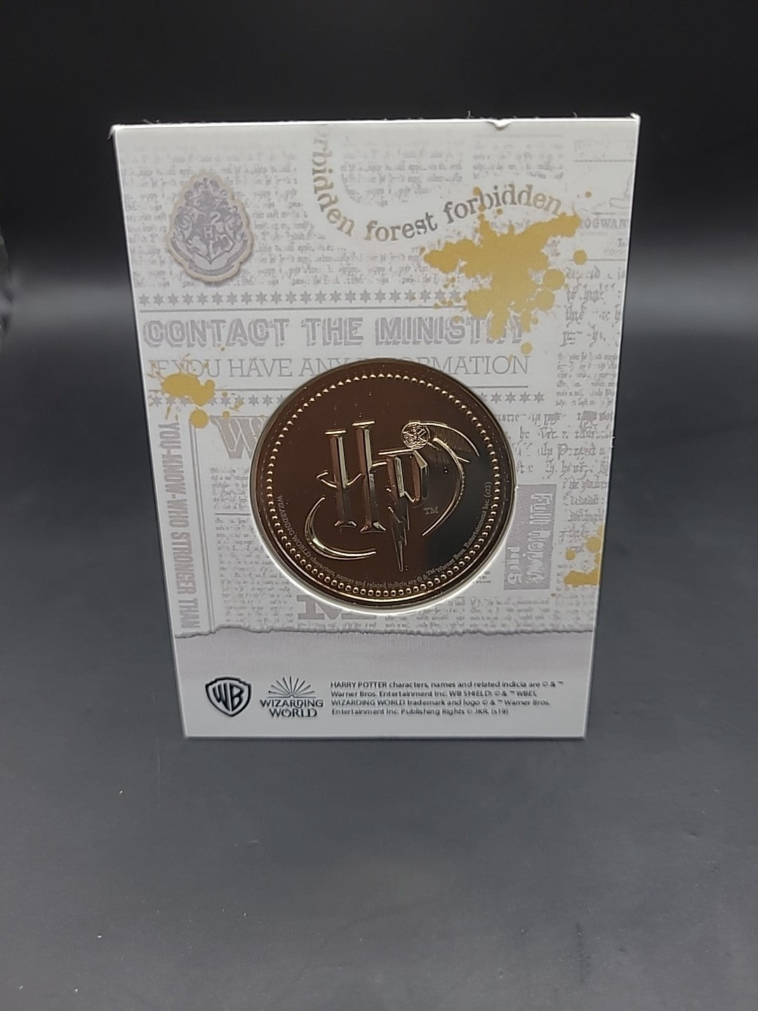 HARRY POTTER CARD WITH MEDAL COLIN CREEVEY HUGH MITCHELL J K ROWLING