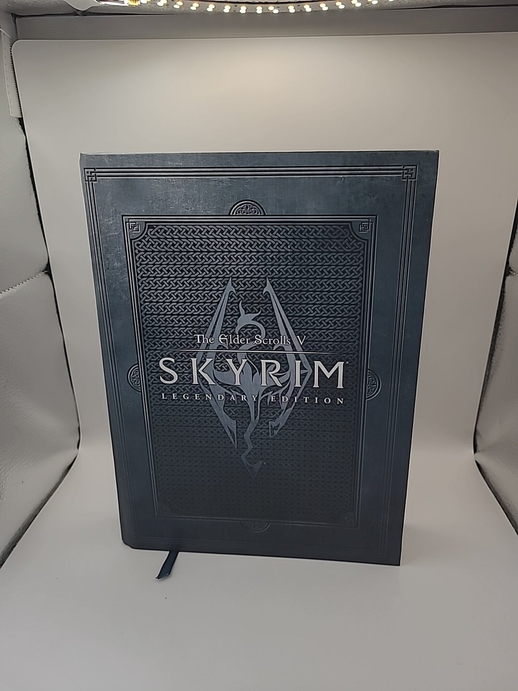 The Elder Scrolls V Skyrim Legendary Edition Game Guide Book Hardback