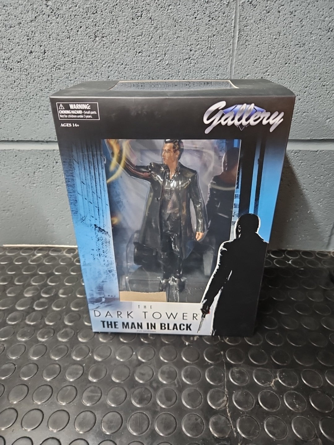 Dark Tower Man In Black PVC 9" Diorama Figure Diamond Gallery Diamond Select