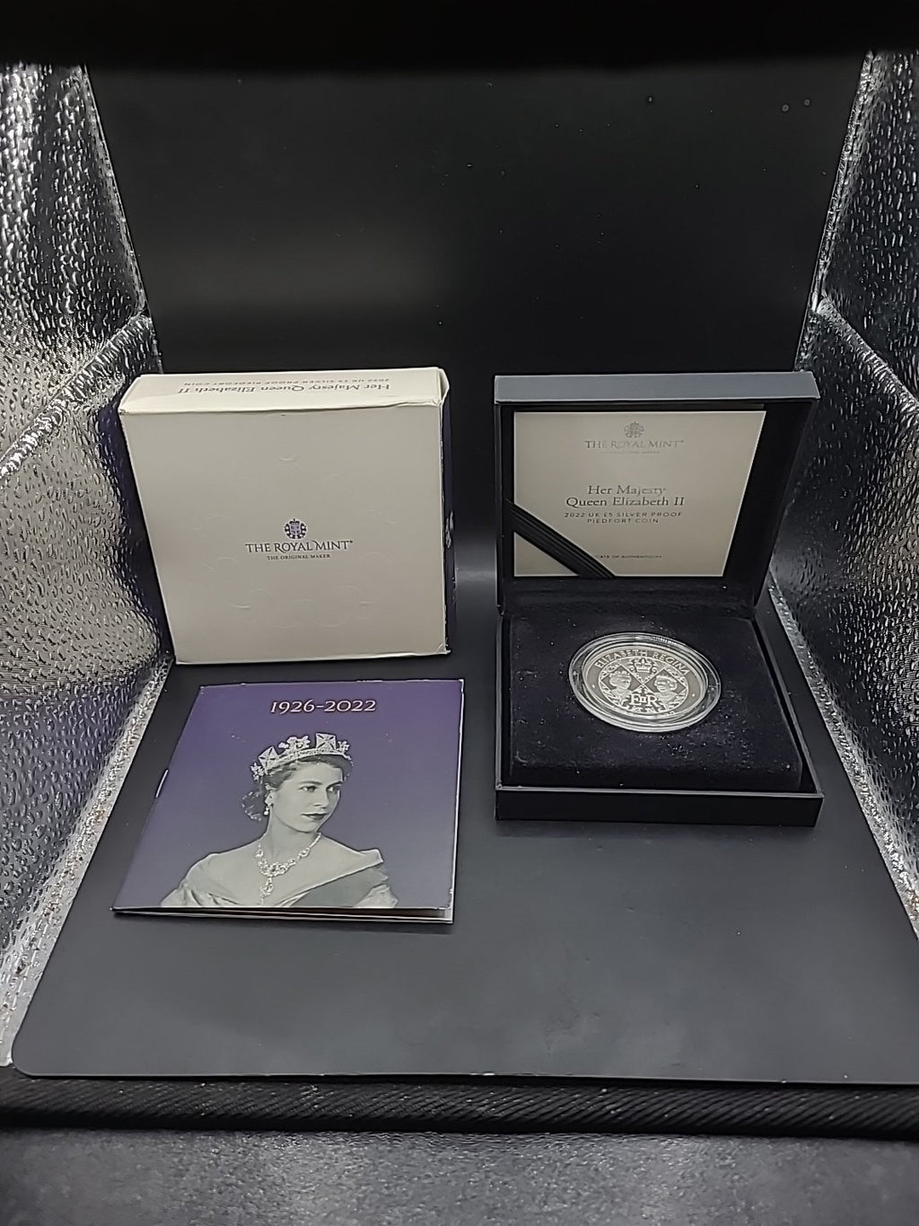 Her Majesty Queen Elizabeth II 2022 memoria £5 Silver Proof Coin - Royal Mint 