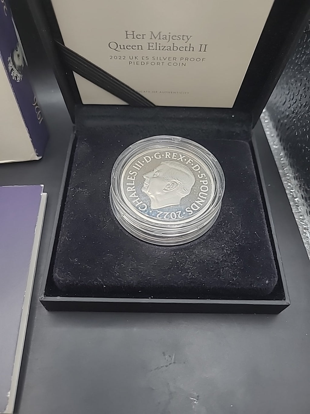 Her Majesty Queen Elizabeth II 2022 memoria £5 Silver Proof Coin - Royal Mint 