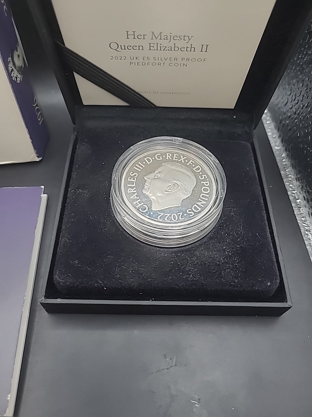Her Majesty Queen Elizabeth II 2022 memoria £5 Silver Proof Coin - Royal Mint 