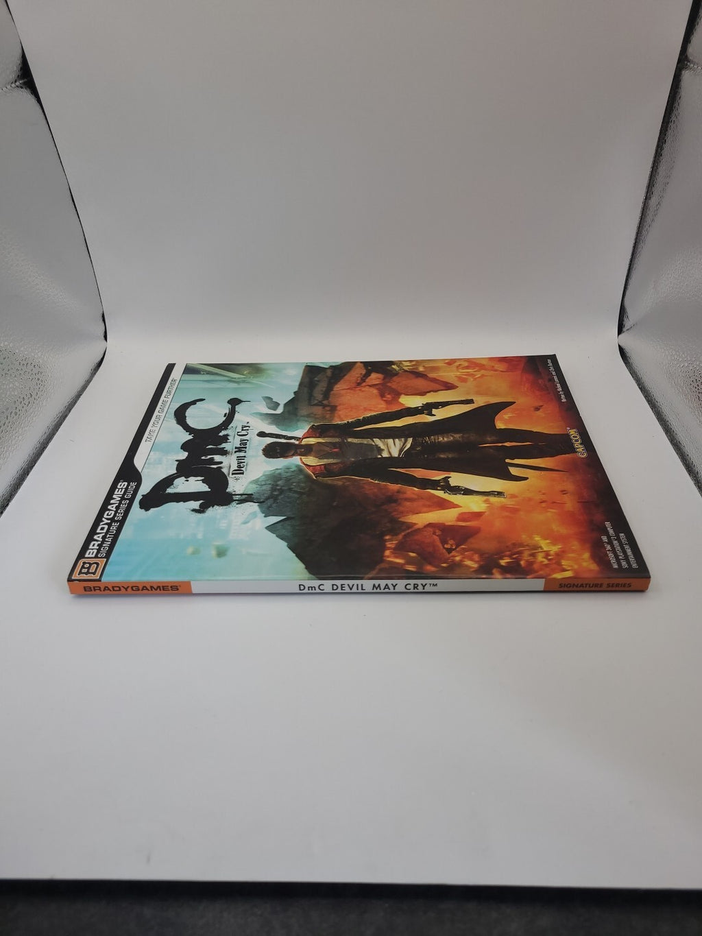 DMC Devil May Cry Official Strategy Guide