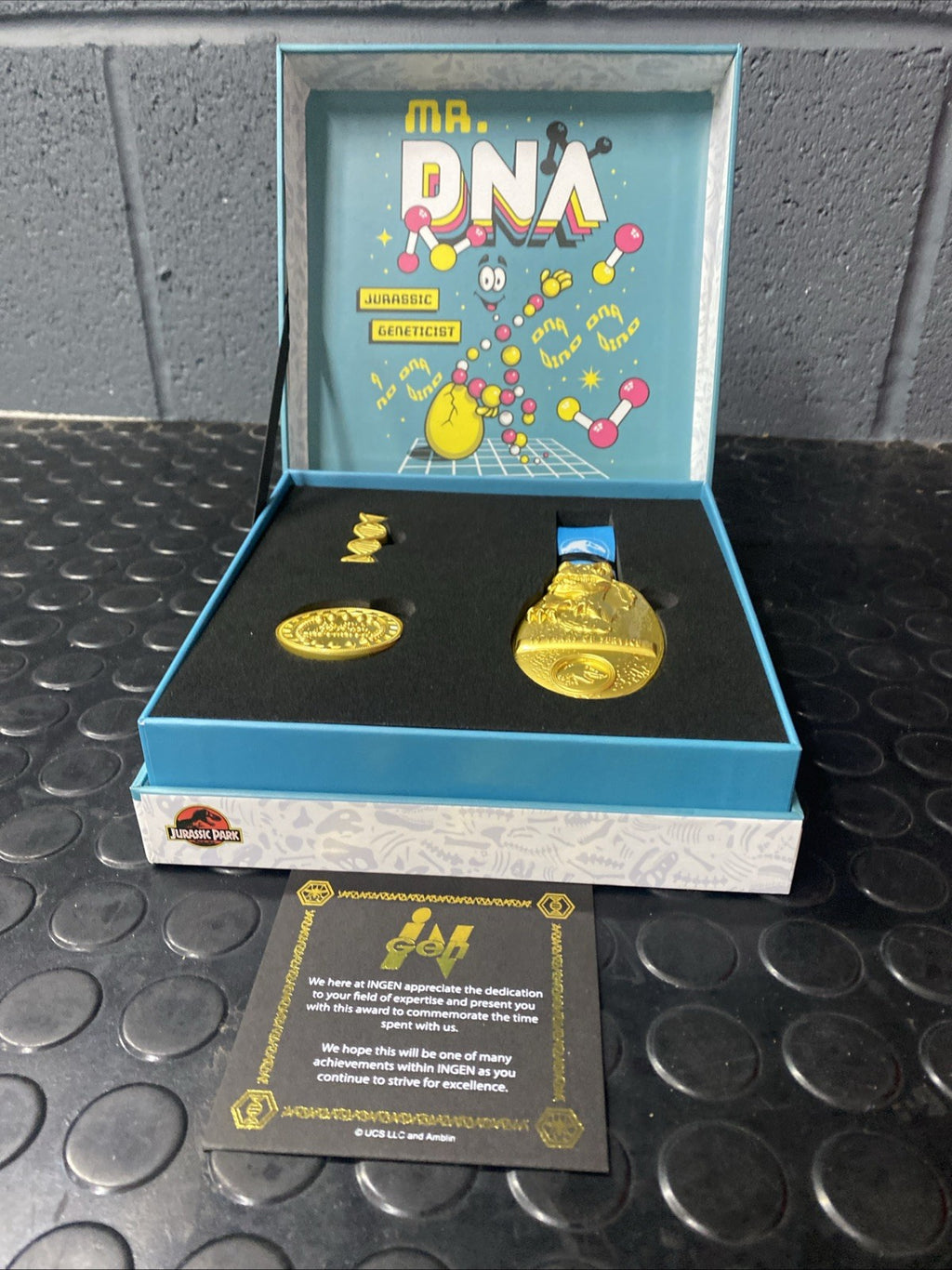 Jurassic Park | Genetics Laboratory Service Award Set
