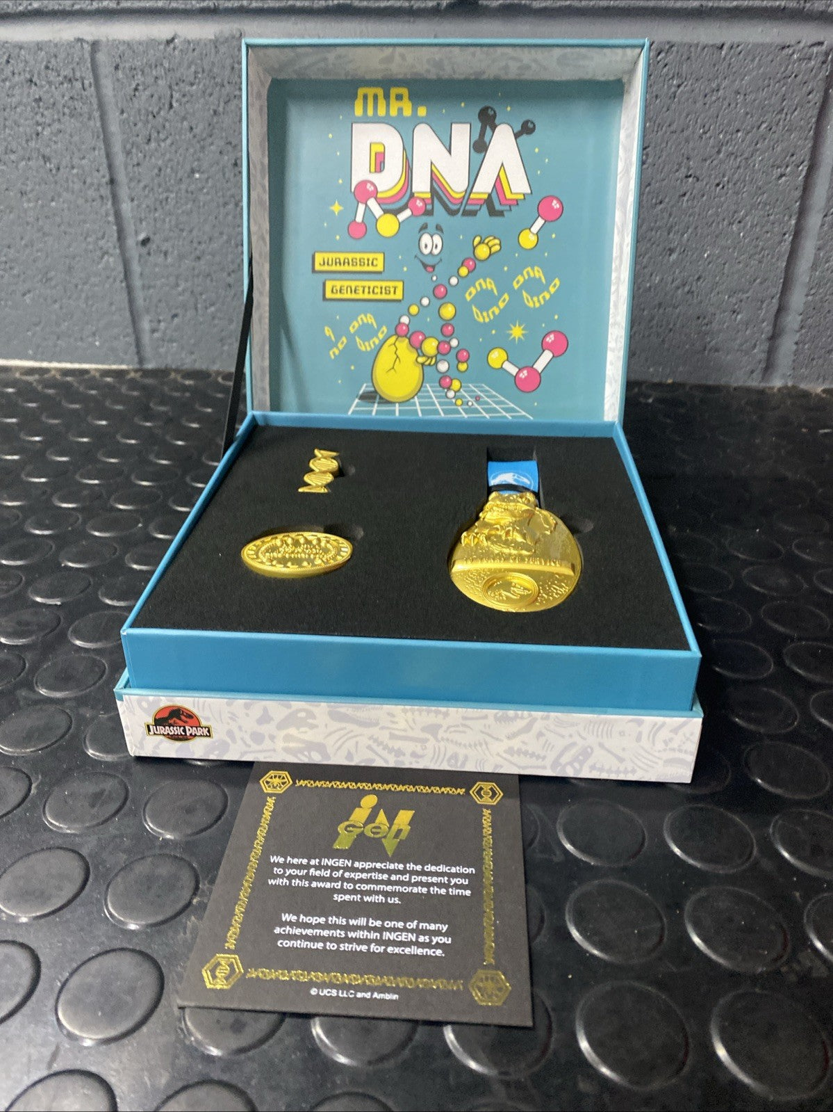 Jurassic Park | Genetics Laboratory Service Award Set