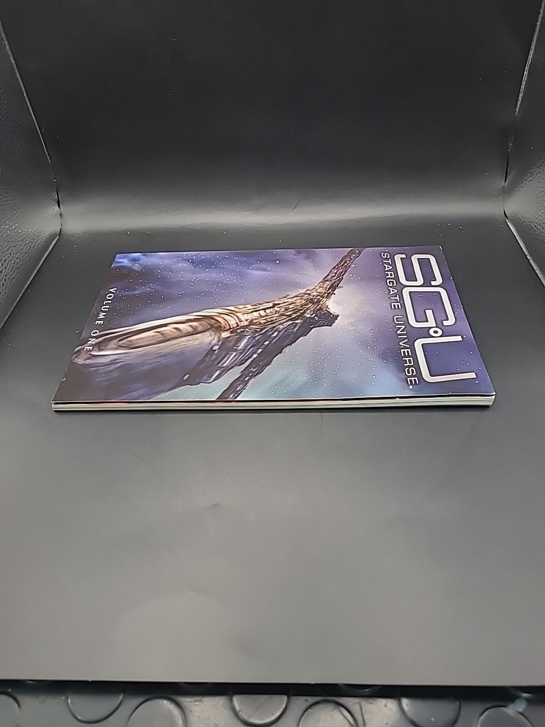 SGU Stargate Universe Volume 1 American Mythology Rare 1st Printing